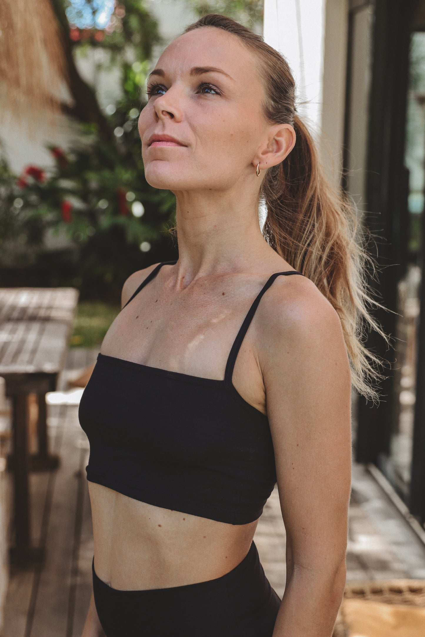 Plant viscose Black short yoga