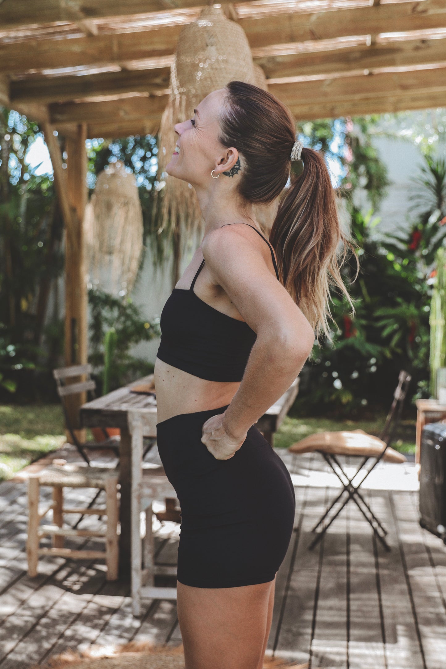 Plant viscose Black short yoga