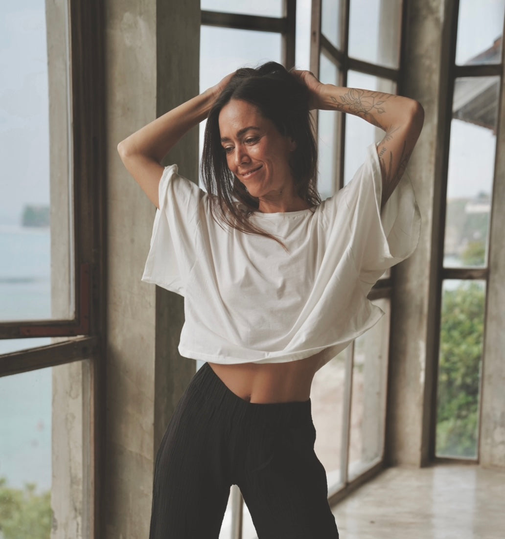 Flow White Cropped Tee