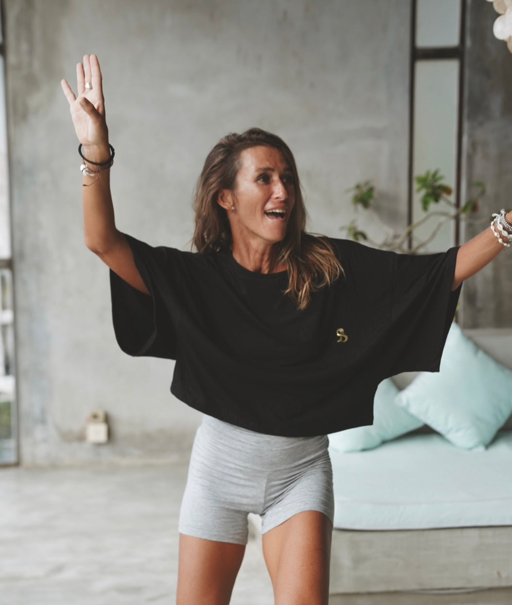 Flow Black Cropped Tee