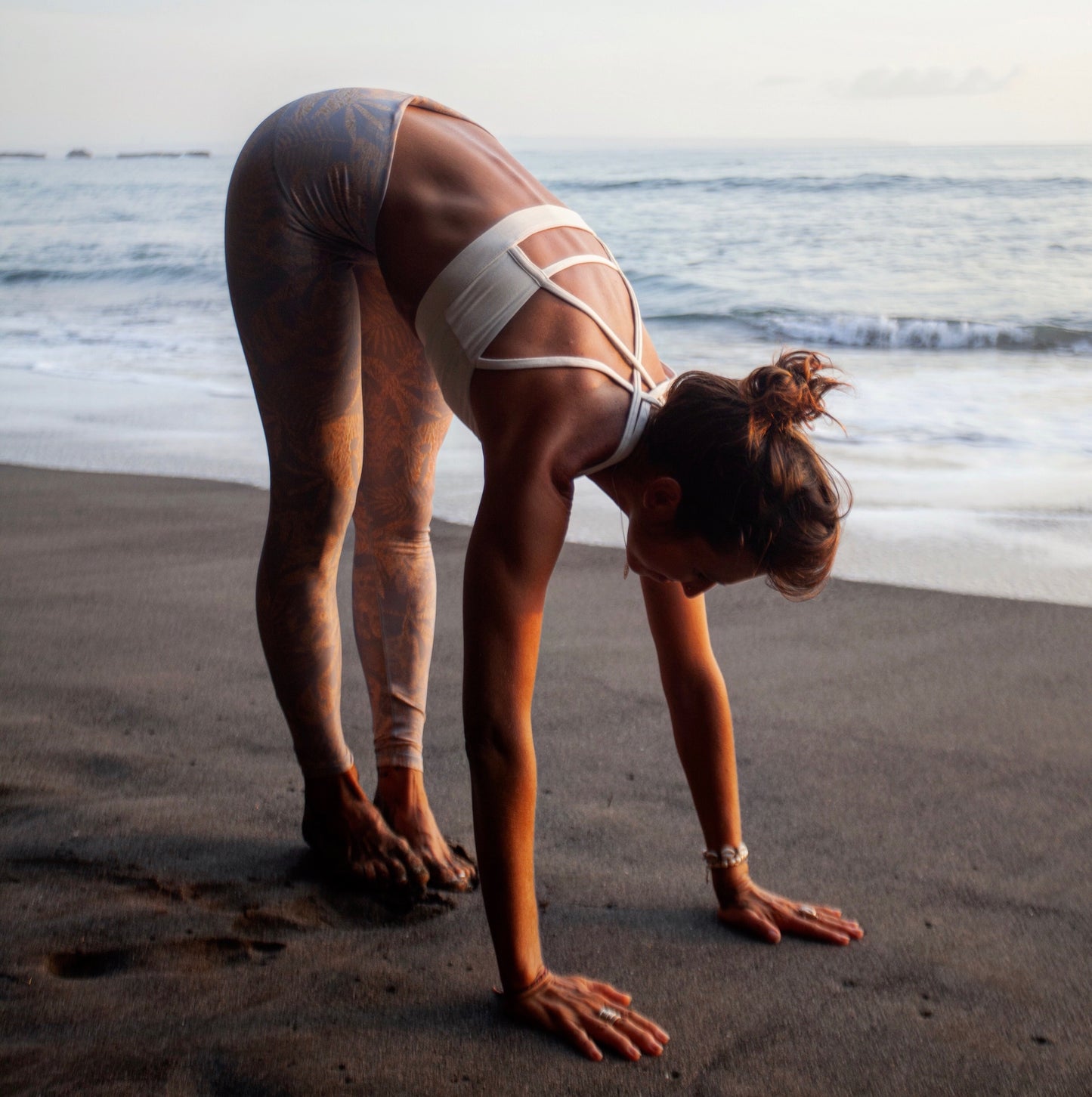Tropical grey gold leggings