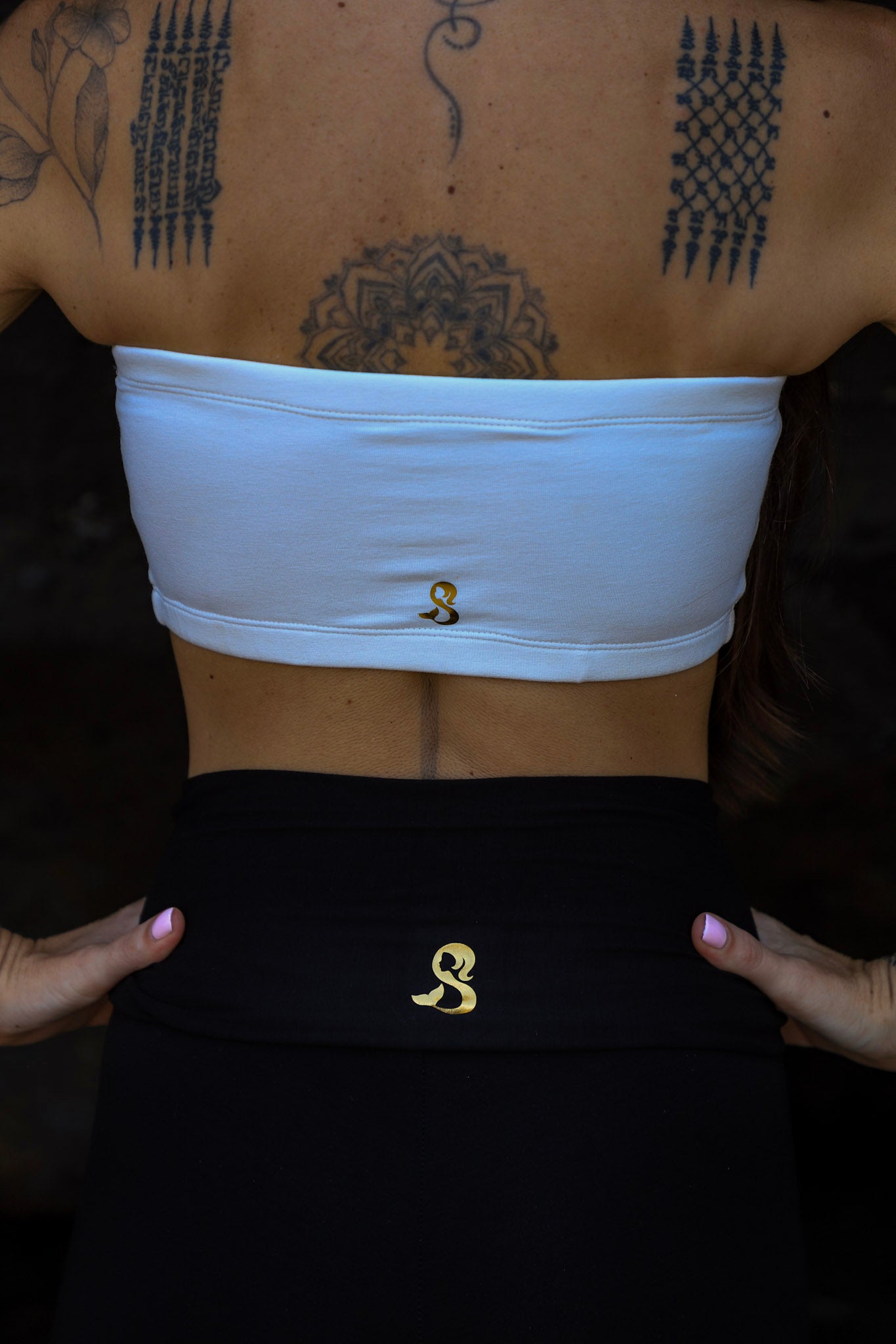 Smooth strapless white top