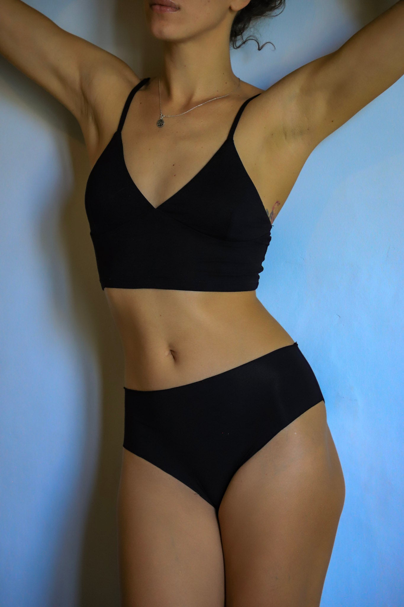 Mantas Intimate sets