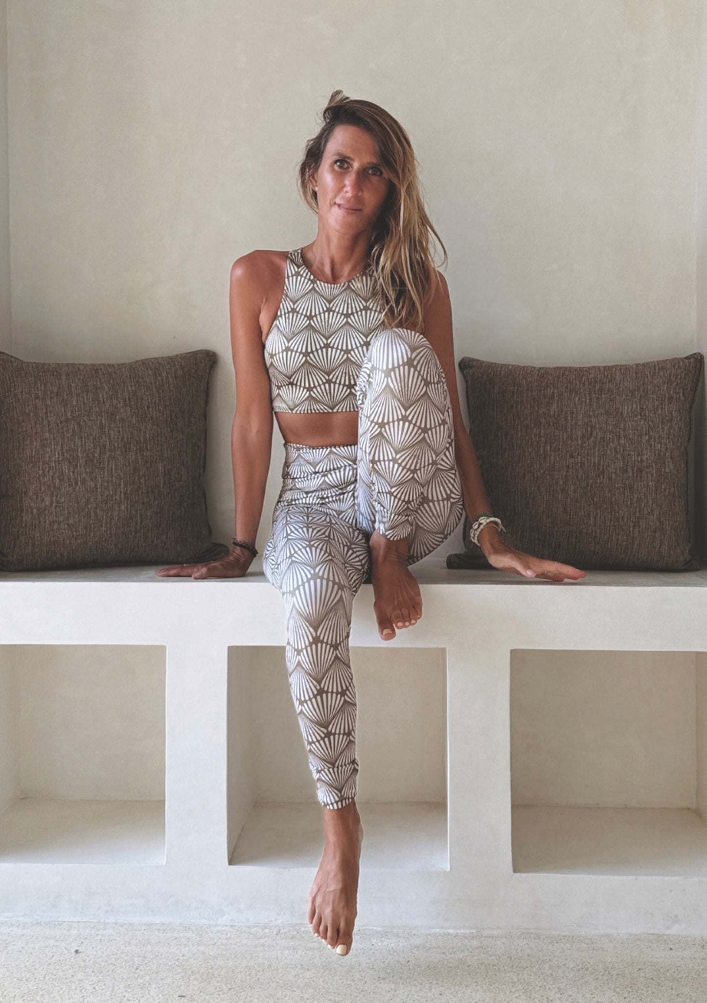 Brown Shell Yoga Set